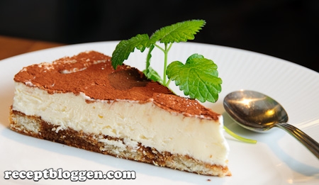 tiramisu-som-tarta-med-mascarpone-och-kaluha-eller-konjak-6033