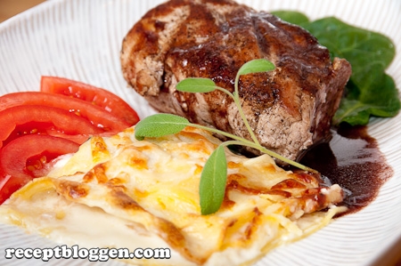 vegetarisk-lasagne-med-spenat-lok-tomat-och-parmesanost-5587