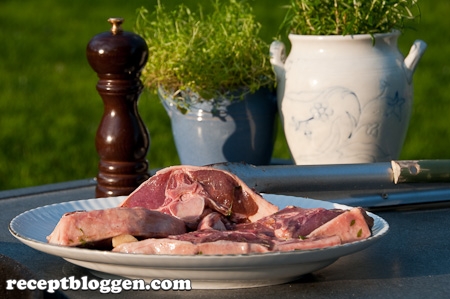 grillade-lammkotletter-med-timjan-rosmarin-citron-och-vitlok-6272