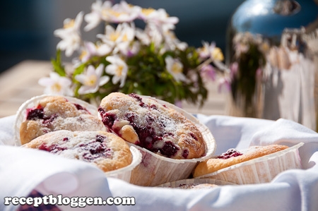 stora-muffins-med-hallon-och-vaniljsmak-6245