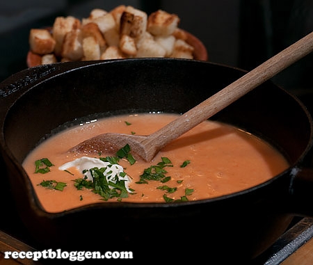 gronsakssoppa-med-potatis-morot-tomat-lok-vitlok-och-squash-1000322