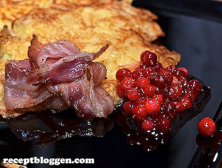 raggmunkar-med-lingon-och-flask-eller-bacon_dsc_2956